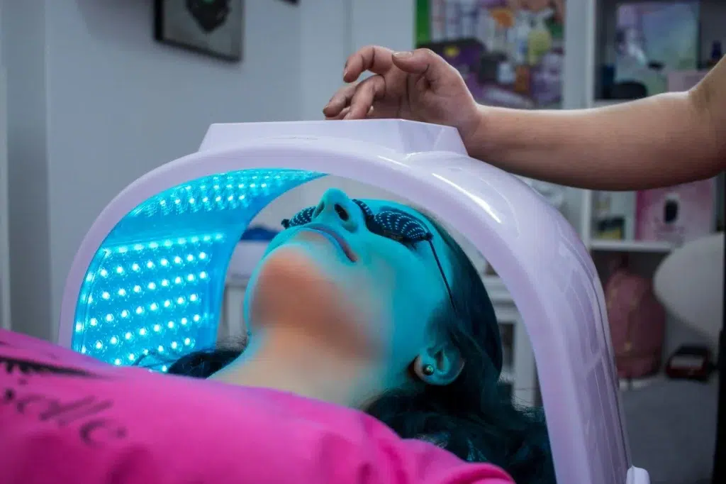 LED Light Therapy Treatment: The Secret to the Brightness of Your Skin